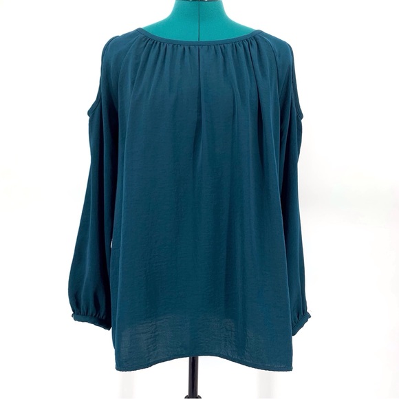 Cabi Fetching Blouse # 3504, Spruce Green Cold Shoulder Long Sleeve Top, Medium - Picture 3 of 16